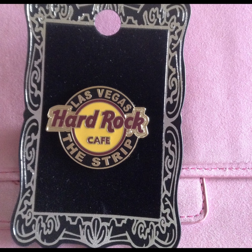 Logo pin